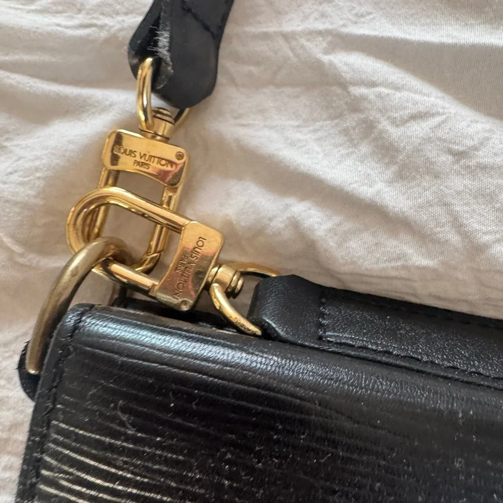 Louis Vuitton Black Epi - Picture 5 of 13